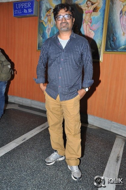 Bandipotu-Movie-Hungama-at-Sandhya-Theatre